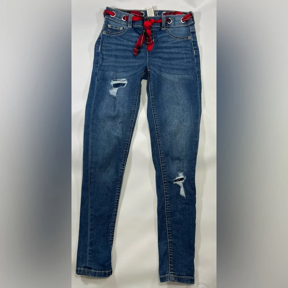 🌺Justice Mid Rise Distressed Denim Jeggings with a Plaid Tie Belt🌸🌺
